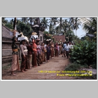 14511 Prozession zur Verbrennung Bali 1986 3.jpg